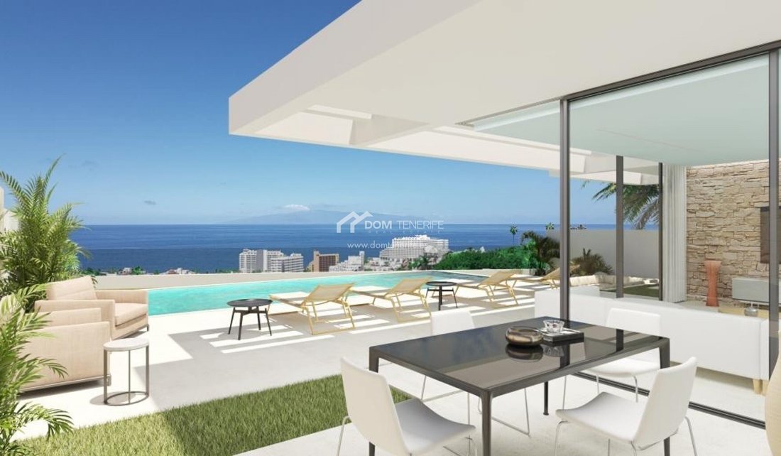 Villa in Costa Adeje, Adeje, Canary Islands 1 - 14892640
