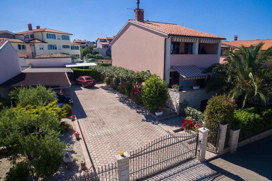 Villa in Grad Pula, Istria County, Croatia 1 - 14889517