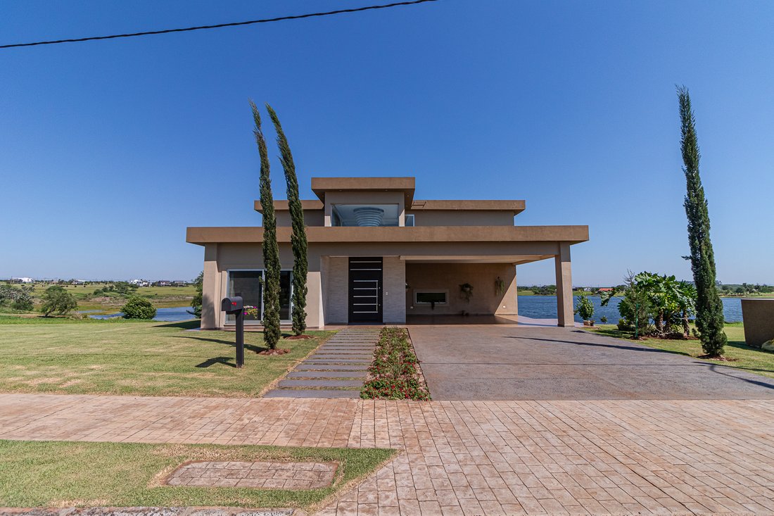 House in Hernandarias, Alto Paraná Department, Paraguay 1 - 14887303