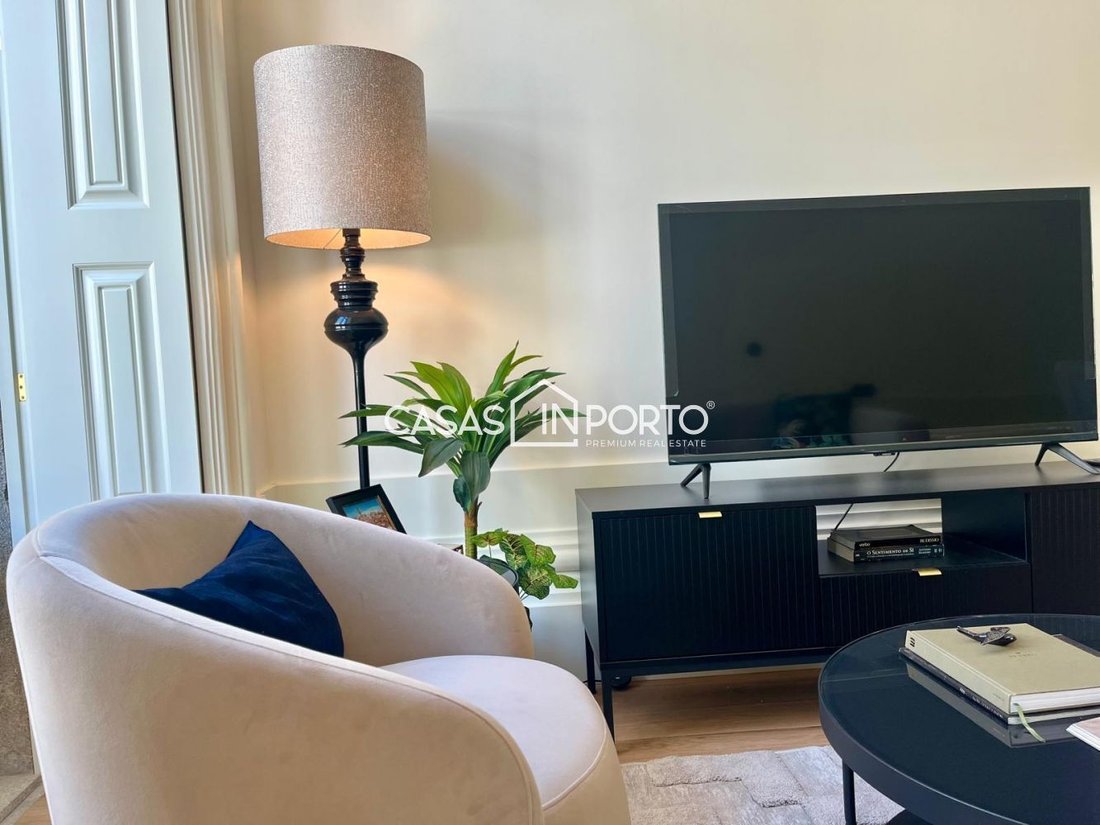 Apartment in Cedofeita, Santo Ildefonso, Se, Miragaia, Sao Nicolau e Vitoria, Porto District, Portugal 3 - 14888129