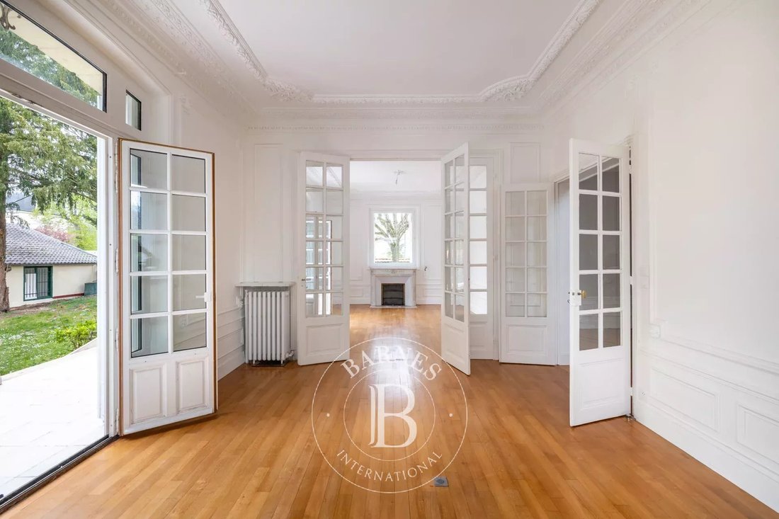 House in Chatou, Ile-de-France, France 5 - 14076793