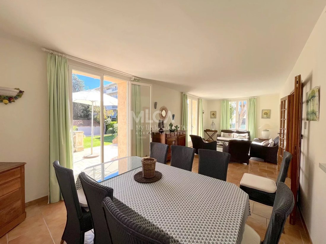 Villa in Antibes, Provence-Alpes-Côte d'Azur, France 3 - 14033070