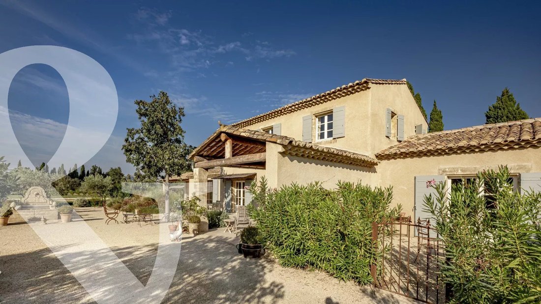 House in Eygalières, Provence-Alpes-Côte d'Azur, France 3 - 14785715