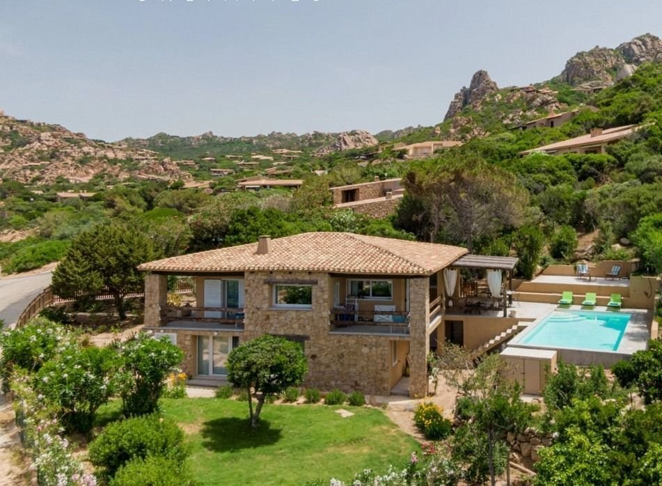 Villa in Trinita d'Agultu e Vignola, Sardinia, Italy 1 - 14894925