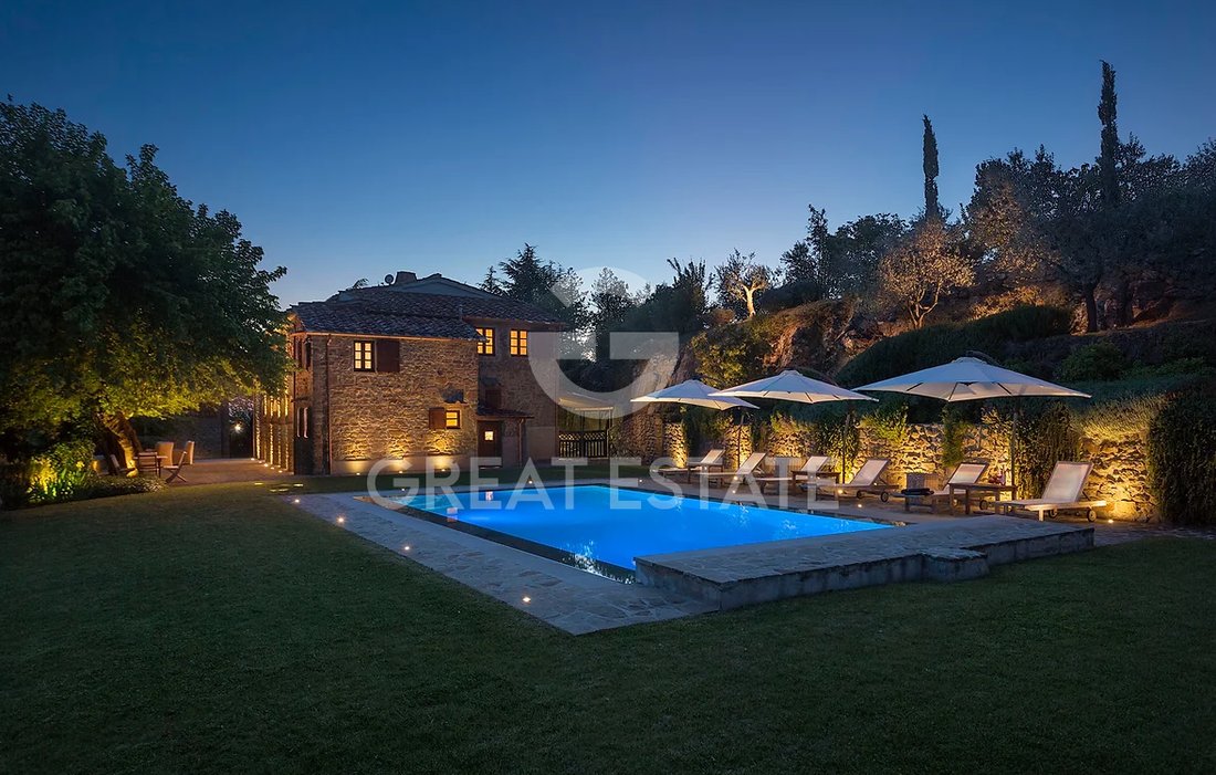 Estate in Castelfranco Piandisco, Tuscany, Italy 1 - 14895772