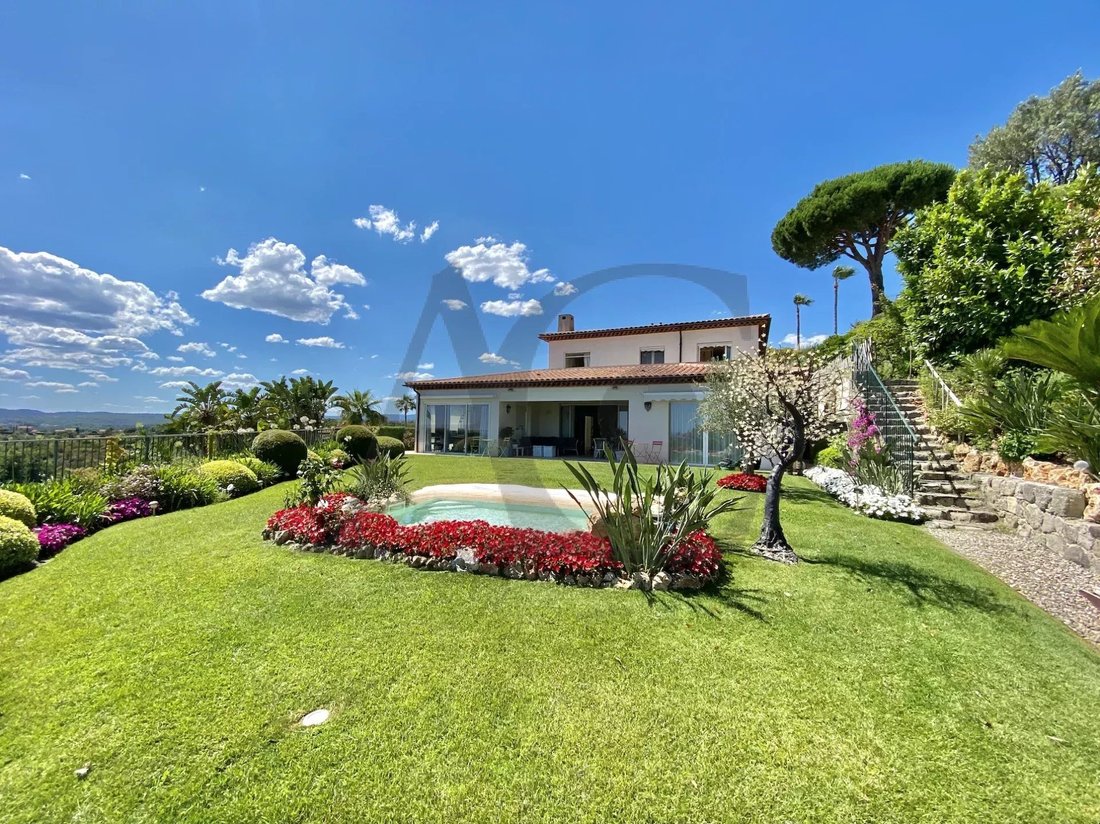 Villa in Village, Villeneuve-Loubet, France 1 - 12813727