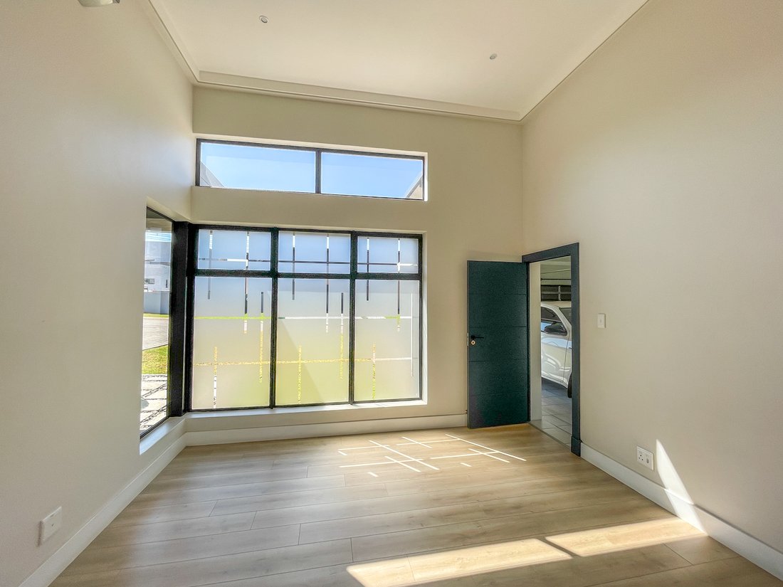 House in Sunderland Ridge AH, Gauteng, South Africa 4 - 14897105