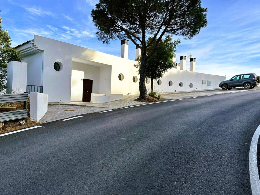 Elviria-Cabopino, Marbella, Spain 4 - 14896214