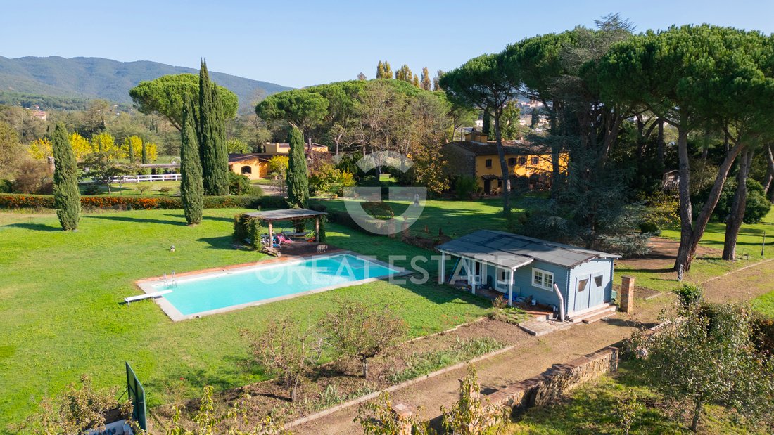 Estate in Castiglion Fibocchi, Tuscany, Italy 1 - 14895760