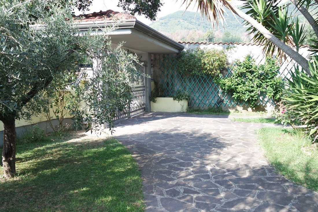 House in Fontia-Fossola-Fossone, Marina di Carrara, Tuscany 2 - 14896403