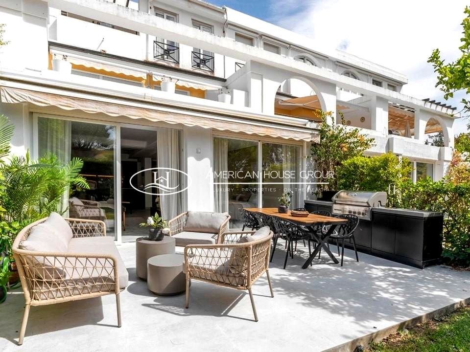 Apartment in La Quinta, Benahavis, Andalusia 1 - 14896910