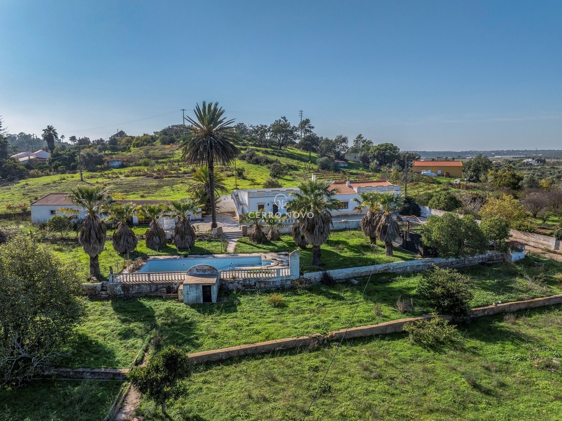 Villa in Alcantarilha, Algarve, Portugal 1 - 14898710
