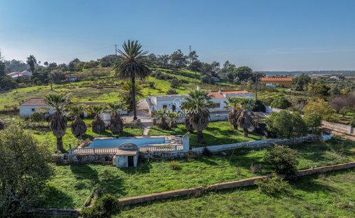 Villa in Alcantarilha, Algarve, Portugal 1