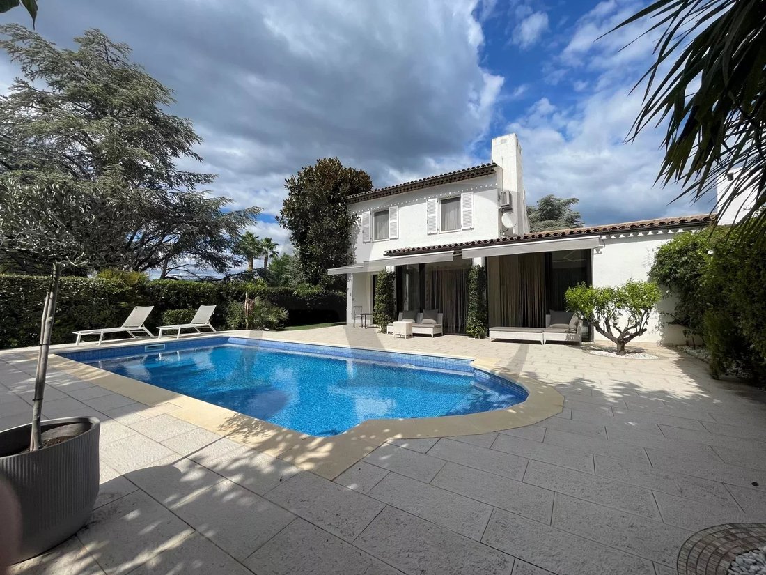 Villa in Vaug, Villeneuve-Loubet, France 1 - 12813735