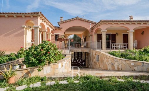 Villa in Center, Olbia, Italy 1