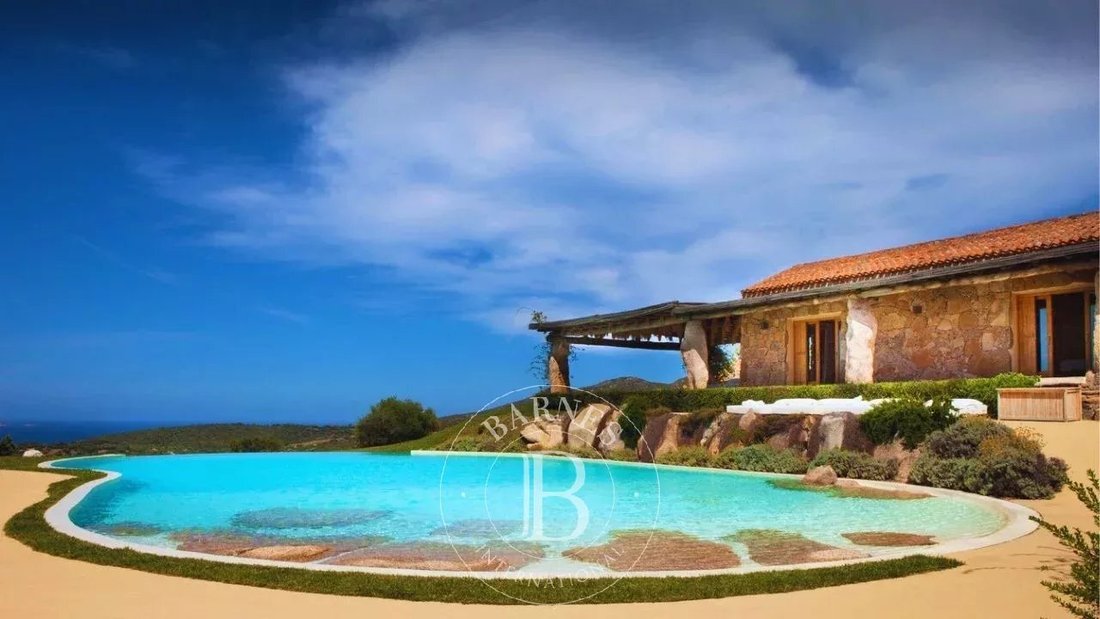 Villa in Porto Rotondo, Olbia, Sardinia 1 - 13922131