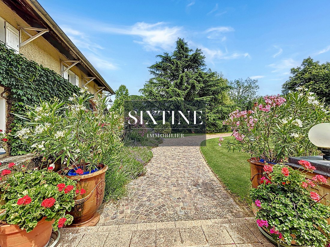 chateau for Sale in Bourgoin-Jallieu, Auvergne-Rhône-Alpes, France - 5