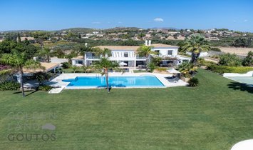 Villa in Petrothalassa, Decentralized Administration of Peloponnese, Western Greece and the Ionian, Greece 1