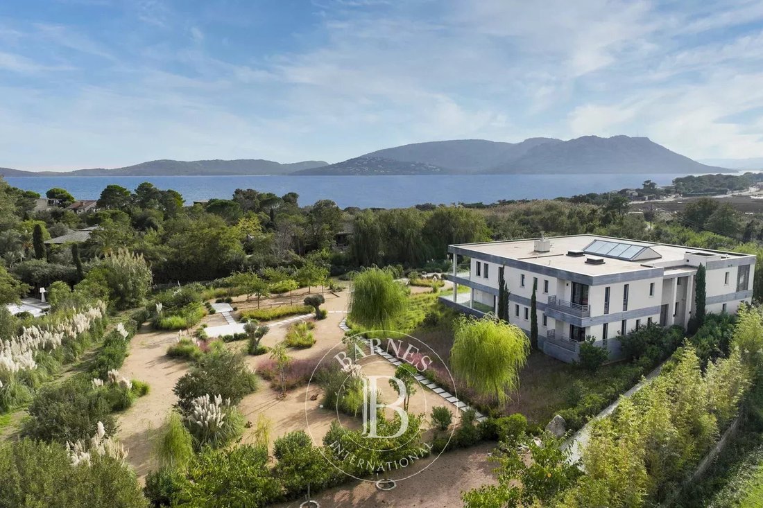 Villa in Lecci, Corsica, France 2 - 12952691