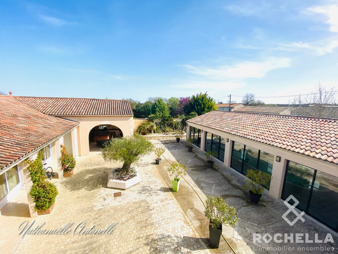 House in Paille, Nouvelle-Aquitaine, France 1 - 12846905
