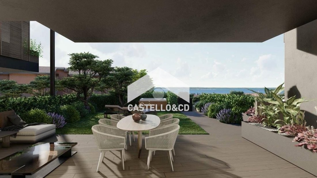Apartment in Hill Zone, Padenghe sul Garda, Lombardy 1 - 14904340