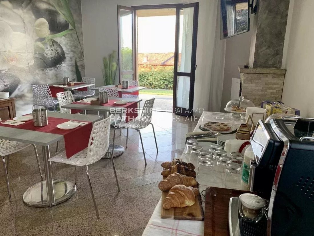 Tavernerio, Lombardy, Italy 4 - 13966556