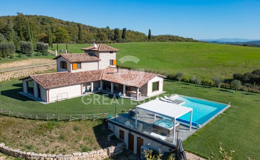Estate in San Venanzo, Umbria, Italy 1