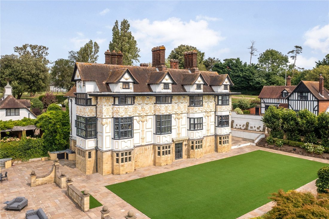 House in Epping Upland, England 2 - 14899996