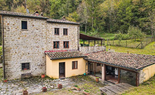House in Monterchi, Tuscany, Italy 1