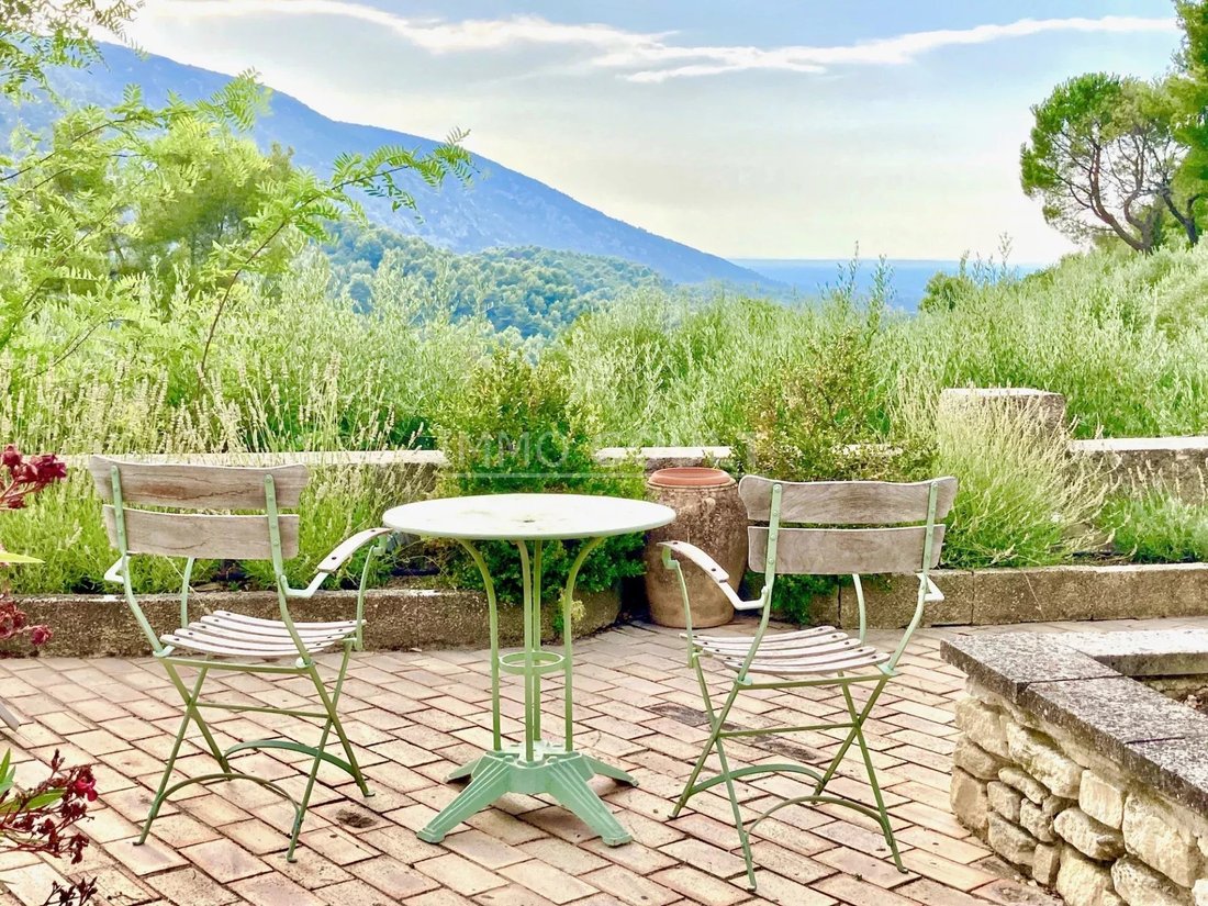 House in Oppède, Provence-Alpes-Côte d'Azur, France 1 - 13893705