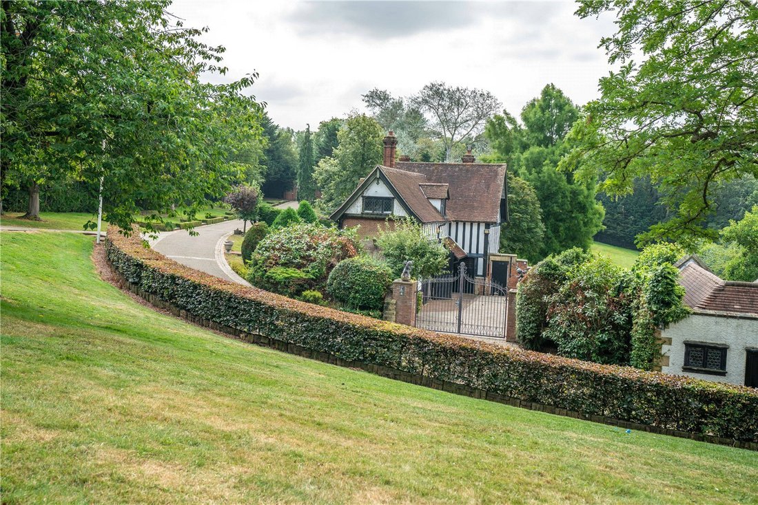 House in Epping Upland, England 3 - 14899996