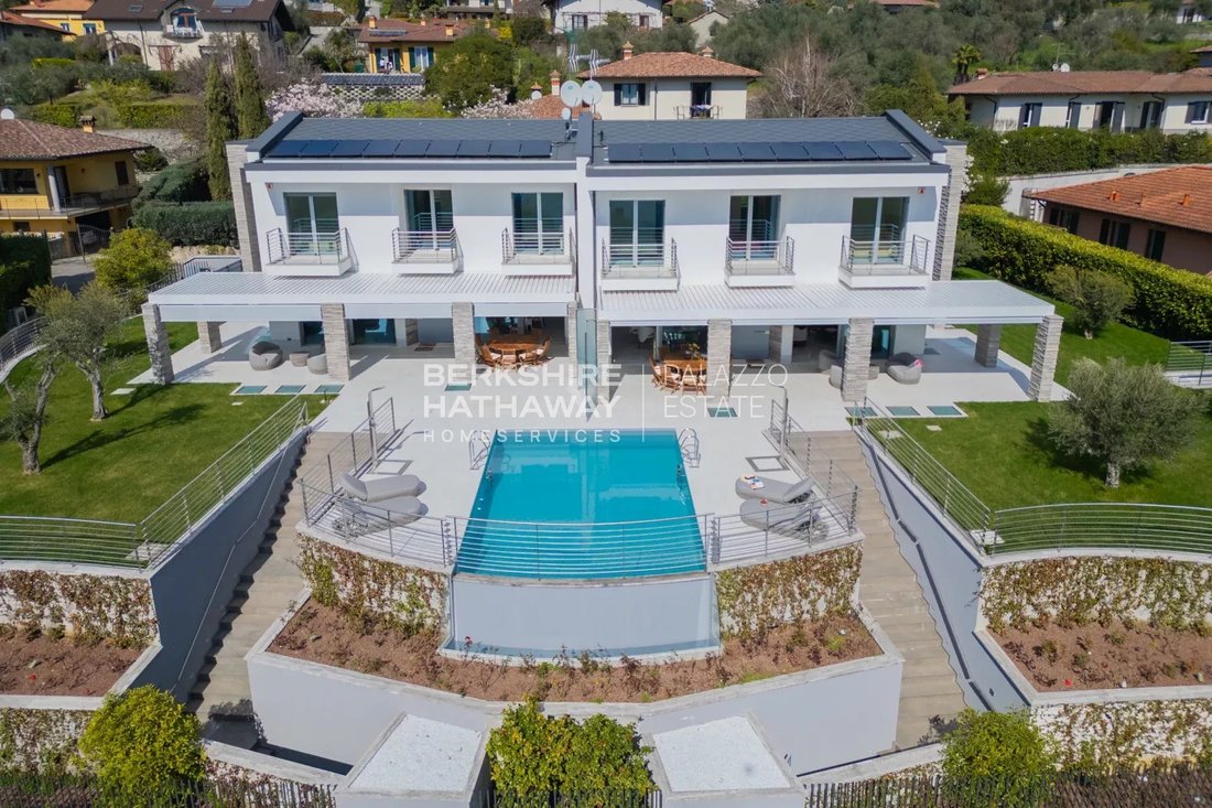 Villa in Tremezzina, Lombardy, Italy 2 - 14374827