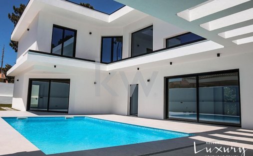 Townhouse in Corroios, Setubal, Portugal 1