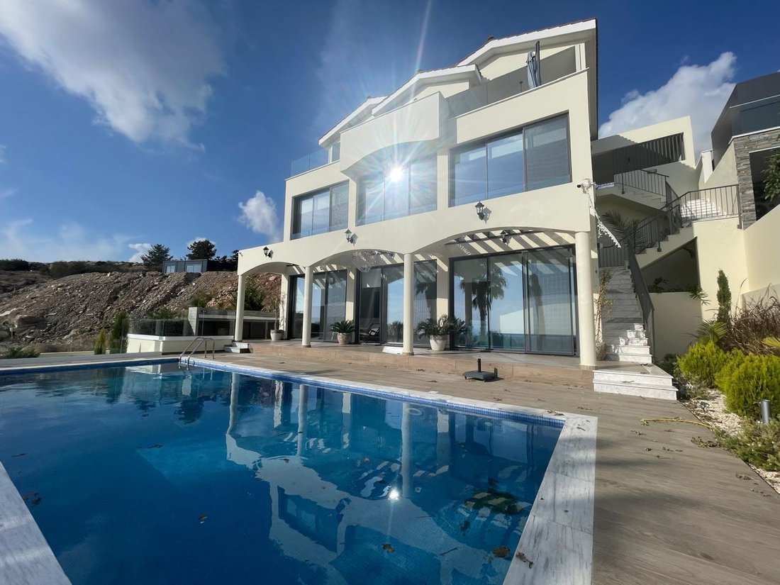Villa in Yeroskipou, Paphos, Cyprus 1 - 14900754