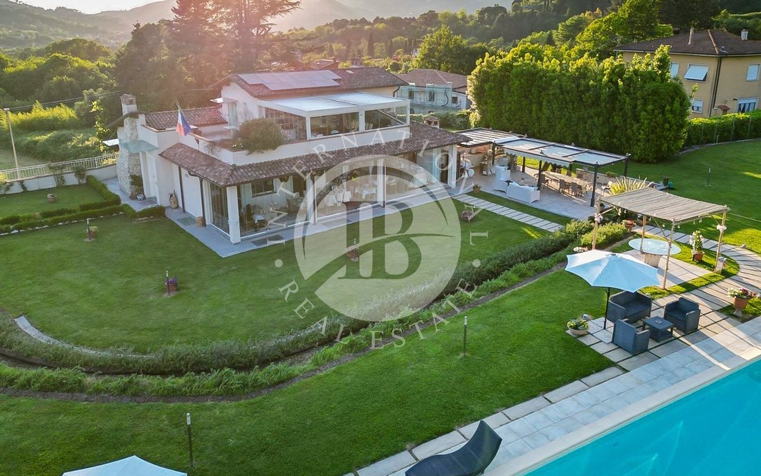 Villa in Camaiore, Tuscany, Italy 4 - 14898457