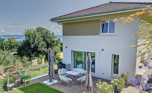Villa in Évian-les-Bains, Auvergne-Rhône-Alpes, France 1