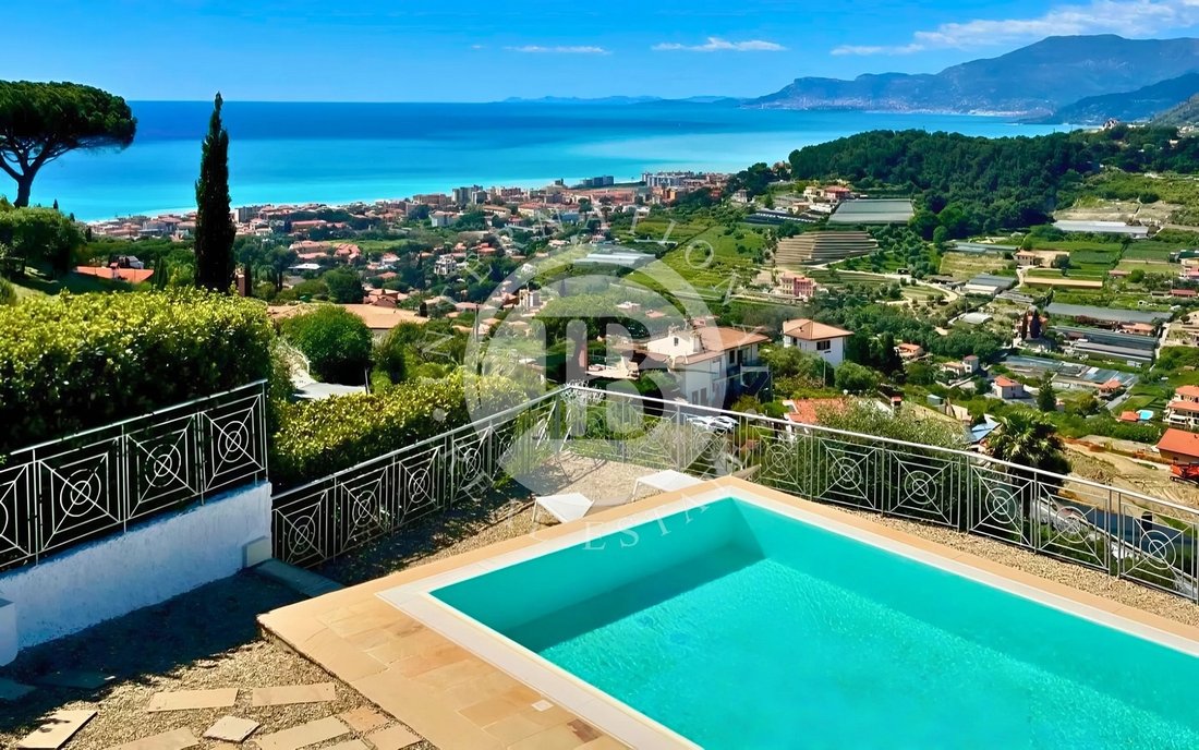 Villa in Bordighera, Liguria, Italy 2 - 14898456