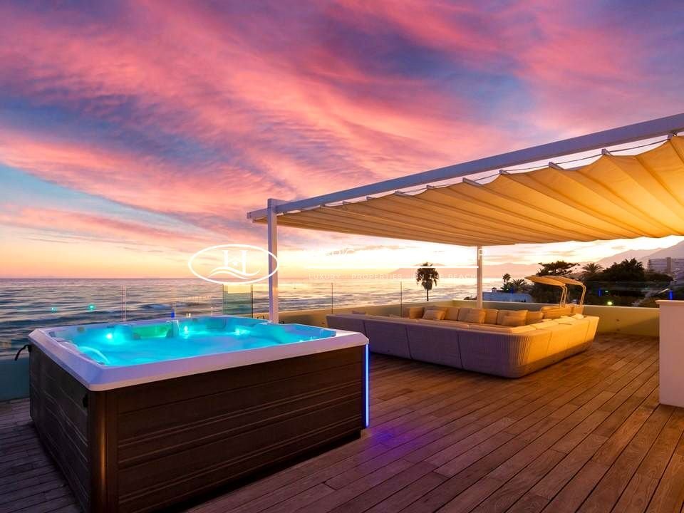 Villa in Marbella, Andalusia, Spain 1 - 14907032