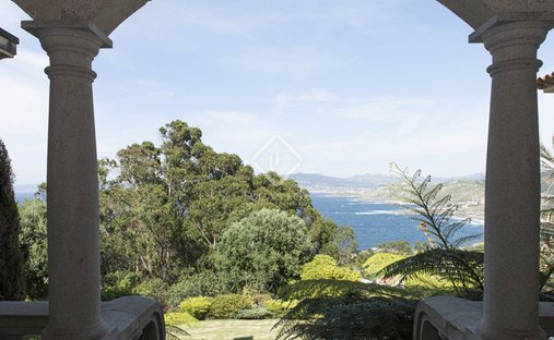 House in Baredo, Baiona, Spain 1