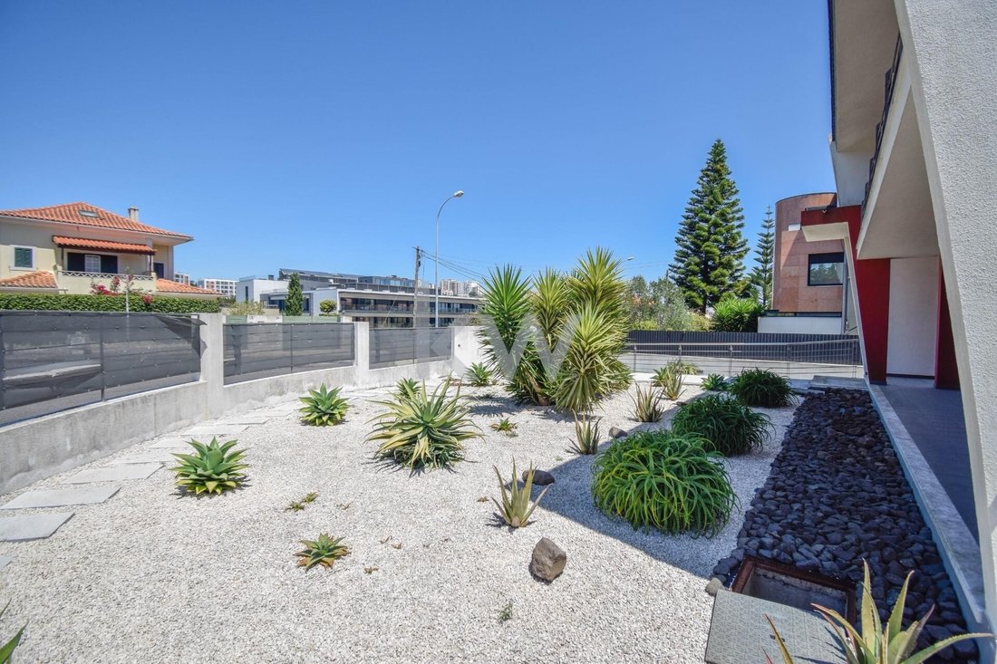 Townhouse in Carnaxide e Queijas, Lisbon, Portugal 5 - 14908460