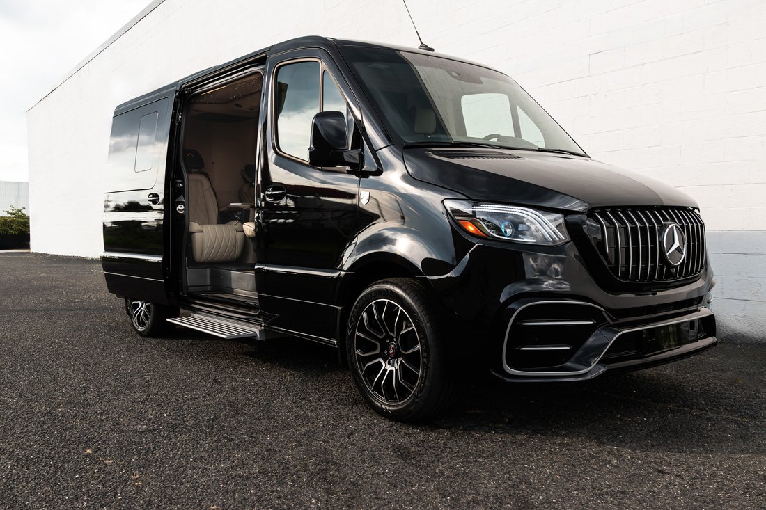 Limousine in Mount Laurel Township, New Jersey, United States 2 - 14909119