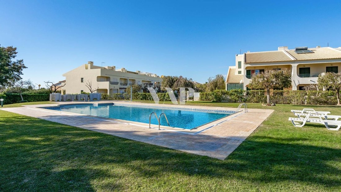 Villa in Vilamoura, Quarteira, Algarve 1 - 14909130