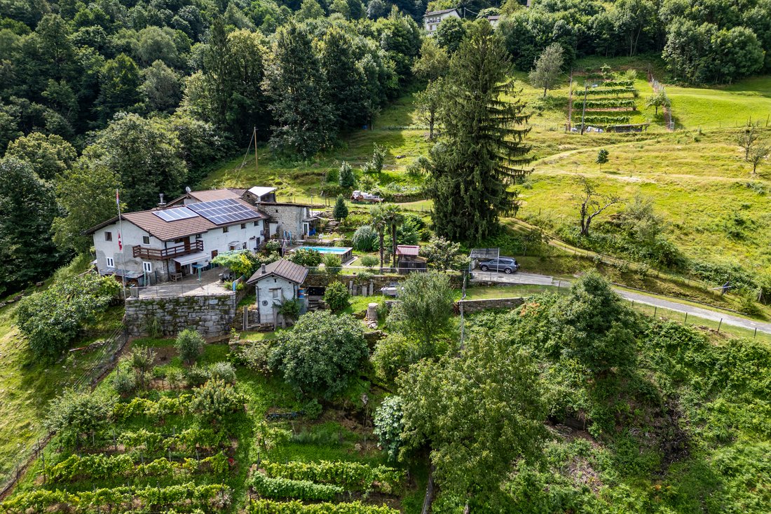 House in Cadenazzo, Ticino, Switzerland 2 - 14909335