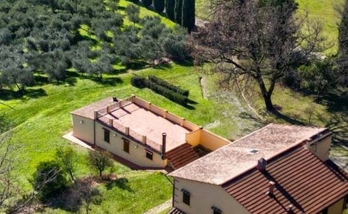 Villa in Barberino di Mugello, Tuscany, Italy 1