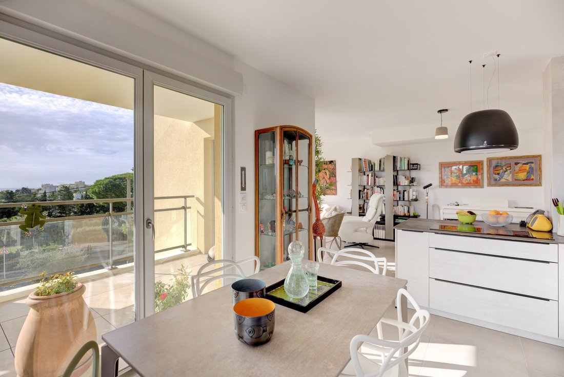 Appartamento a Les Cougoulins-Rastines, Antibes, Francia 3 - 14910498