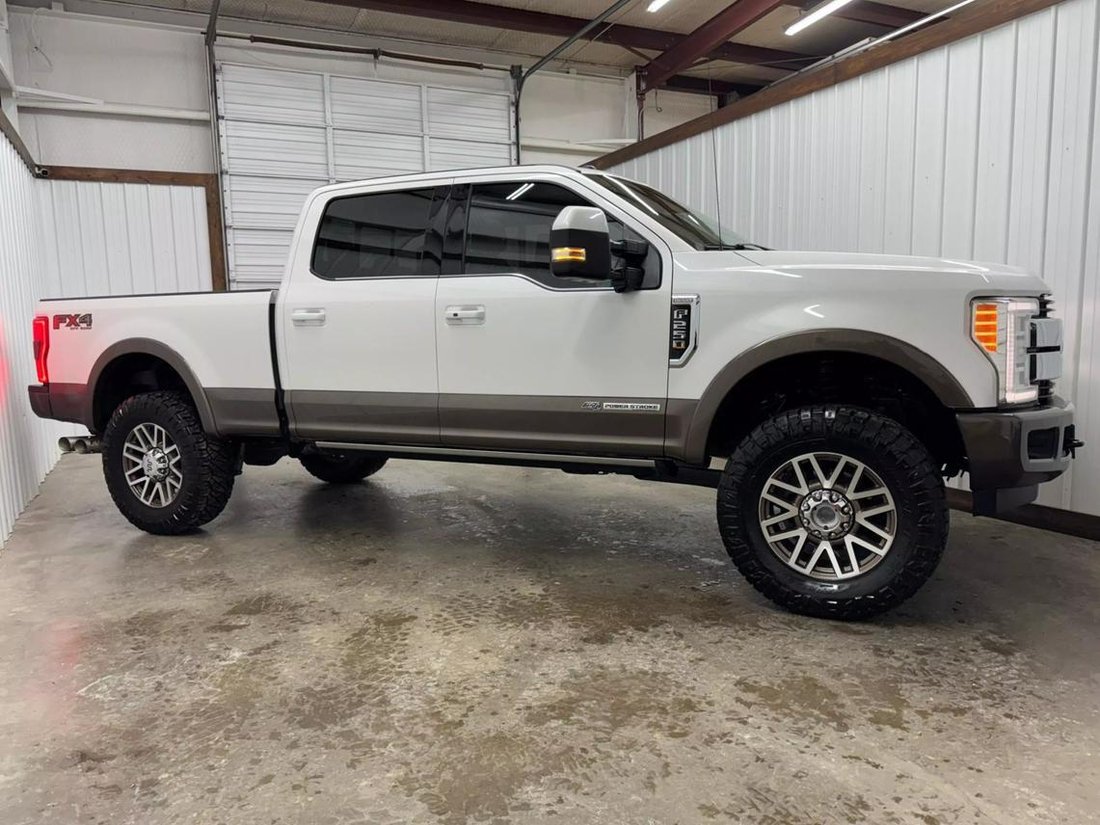 2017 Ford F250 Super Duty Crew Cab In Carthage, Tx, United States For