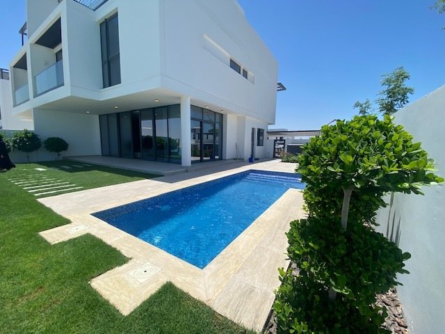 Villa in Sharjah, Sharjah, United Arab Emirates 1 - 14919427