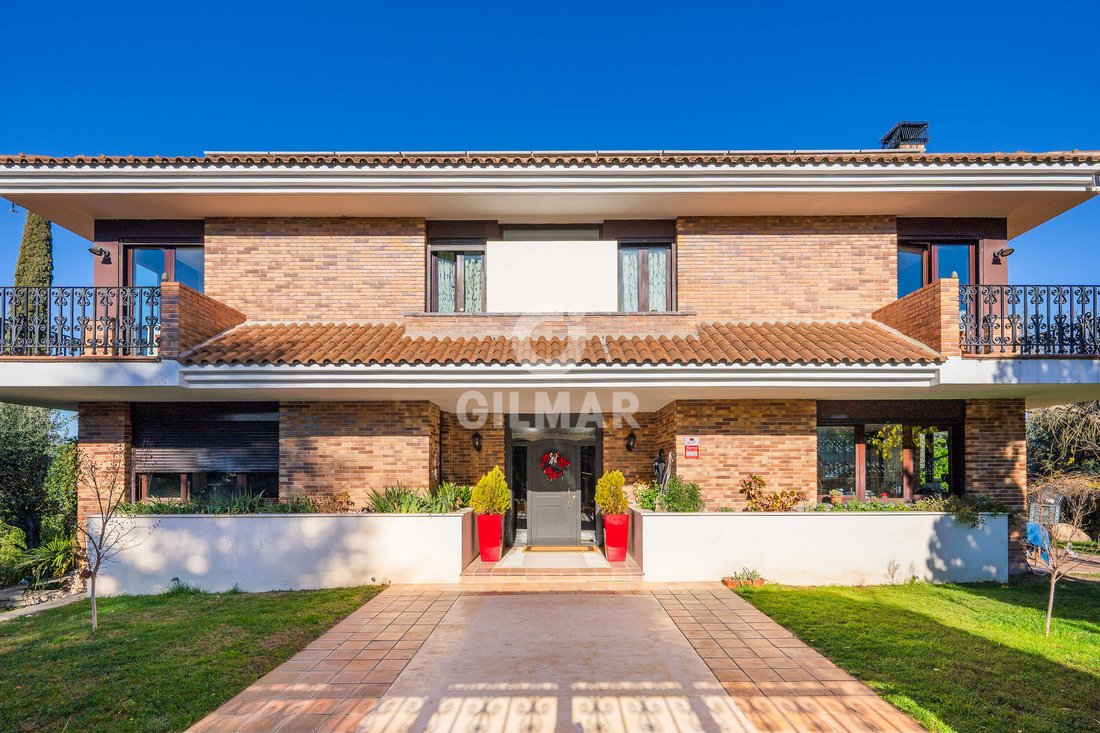 Villa in Pozuelo de Alarcon, Comunidad de Madrid, Spain 2 - 14921450