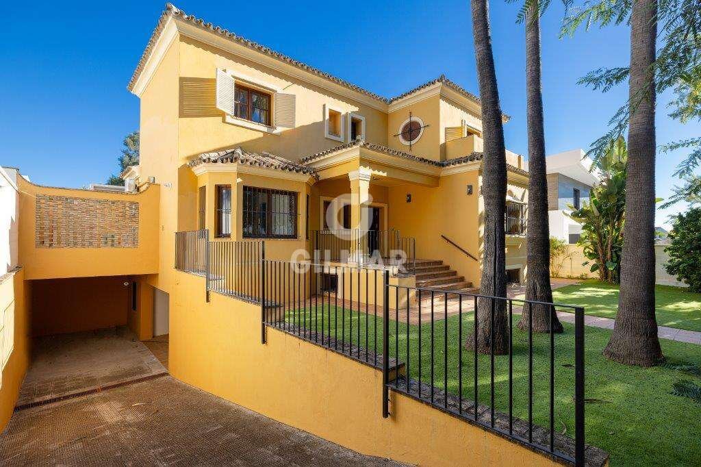 Villa en Tomares, Andalucía, España 2 - 14921183