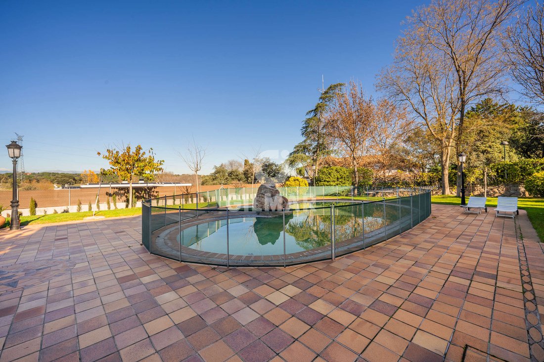 Villa in Pozuelo de Alarcon, Comunidad de Madrid, Spain 5 - 14921450